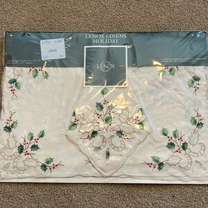 Lenox Linens Holiday - two placemats and two napkins per set- 3 sets